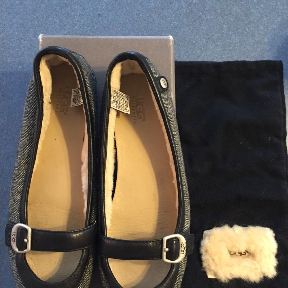 Ugg Australia gerty shoes. Size 7.5. Black/white